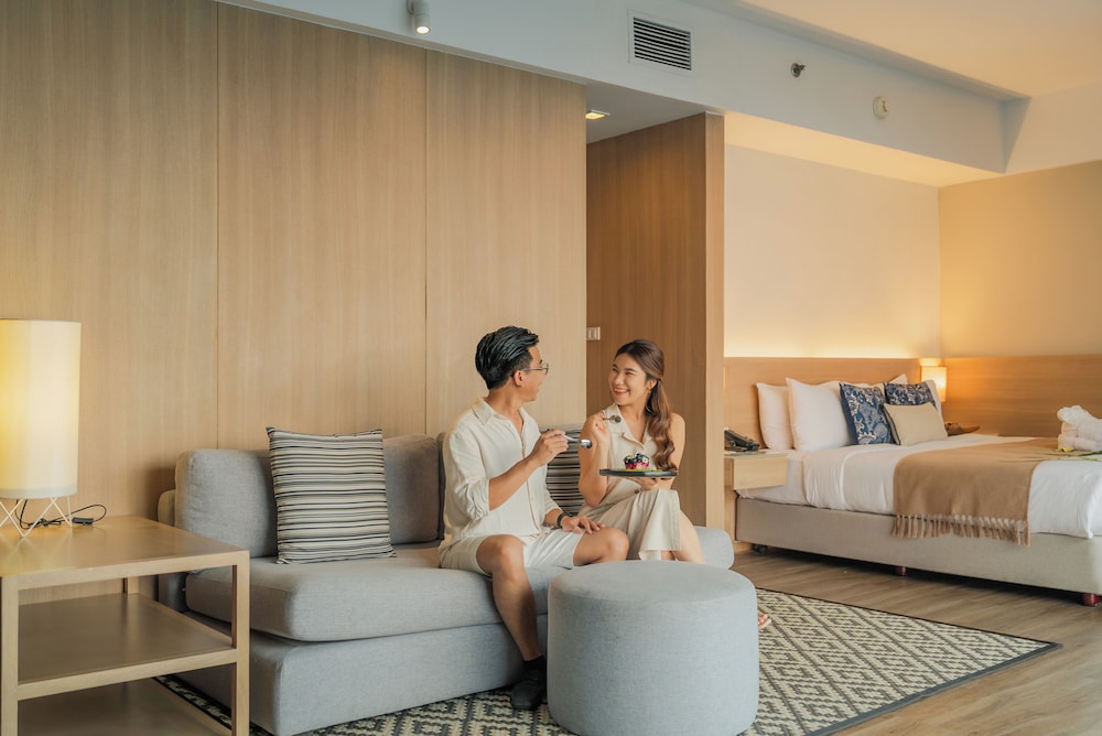 Andaman Beach Hotel Phuket - Handwritten Collection by Accor — Hotel rooms in Patong Beach, Phuket Province