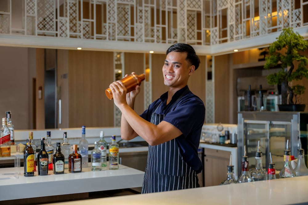 Andaman Beach Hotel Phuket - Handwritten Collection by Accor — Restaurant & bars in Patong Beach, Phuket Province