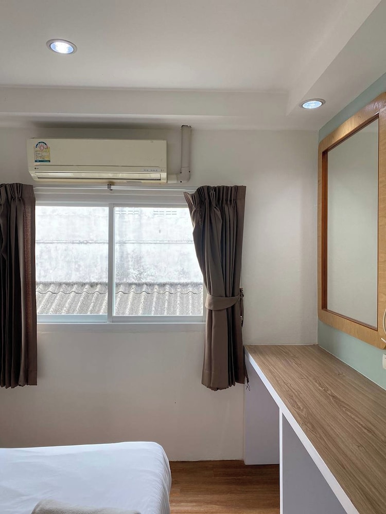 Sleep at Phuket — Hotel rooms in Phuket, Phuket Province