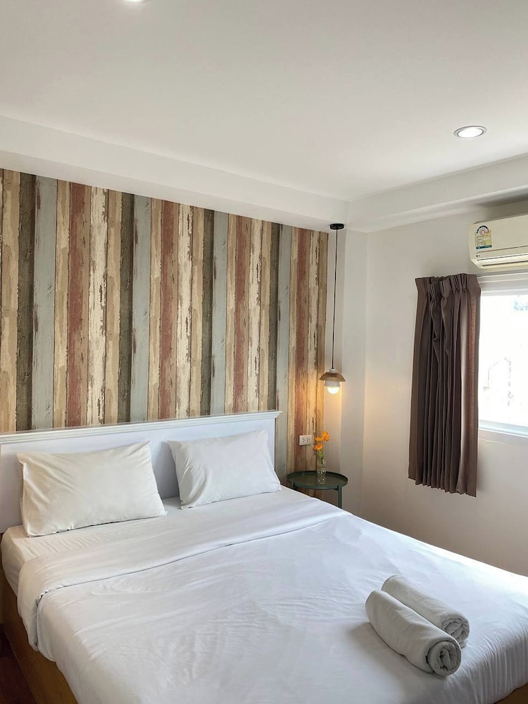 Sleep at Phuket — Hotel rooms in Phuket, Phuket Province