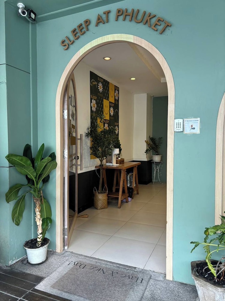 Sleep at Phuket — Hotel building in Phuket, Phuket Province