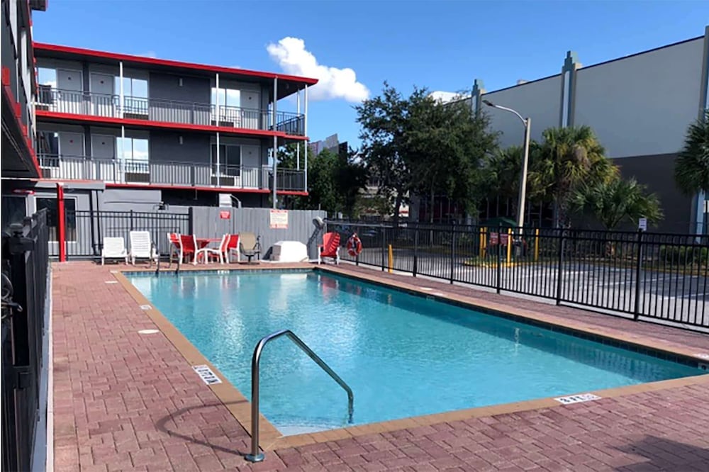 Travelodge by Wyndham Orlando / Heart of International Drive — Main photo in Orlando, Florida