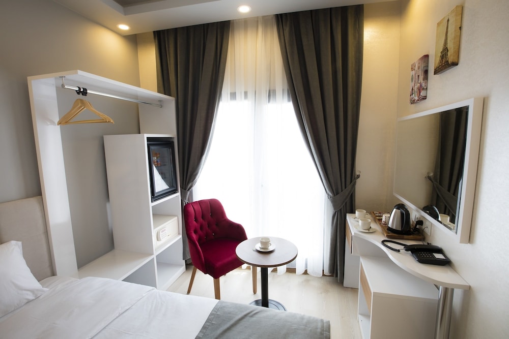 Royal Inci Airport Hotel — Hotel rooms in Istanbul, Istanbul