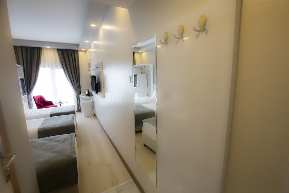 Royal Inci Airport Hotel — Hotel rooms in Istanbul, Istanbul