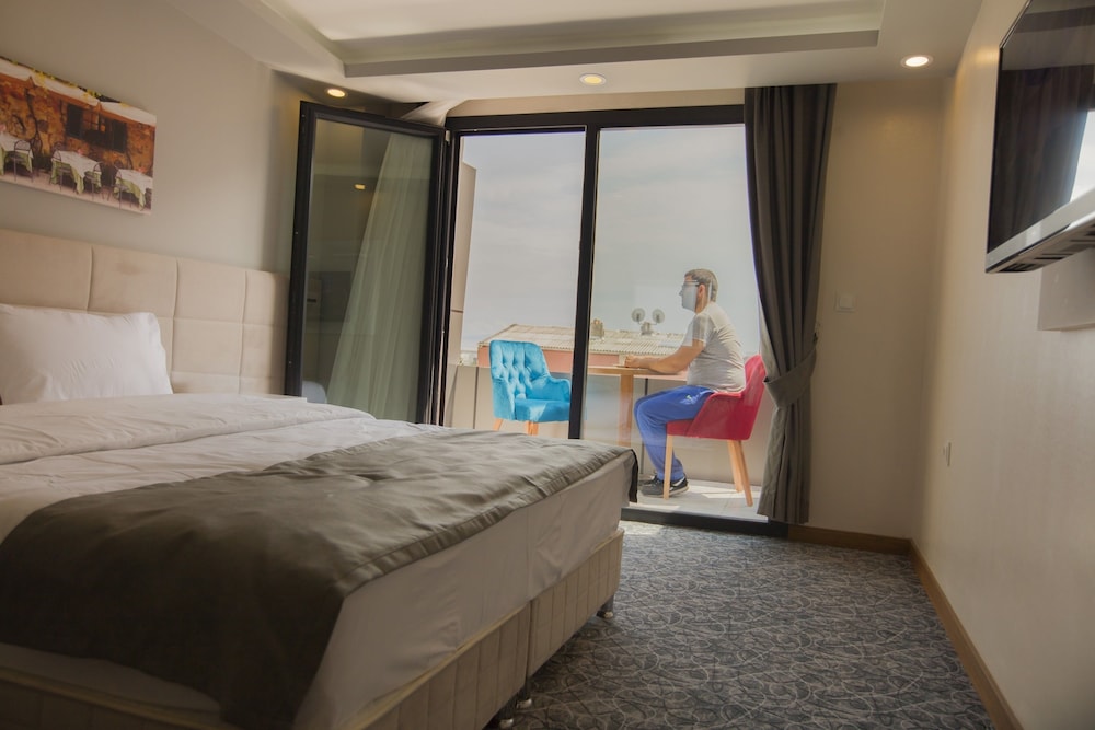 Royal Inci Airport Hotel — Hotel rooms in Istanbul, Istanbul