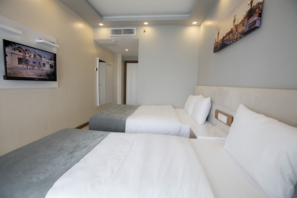 Royal Inci Airport Hotel — Hotel rooms in Istanbul, Istanbul