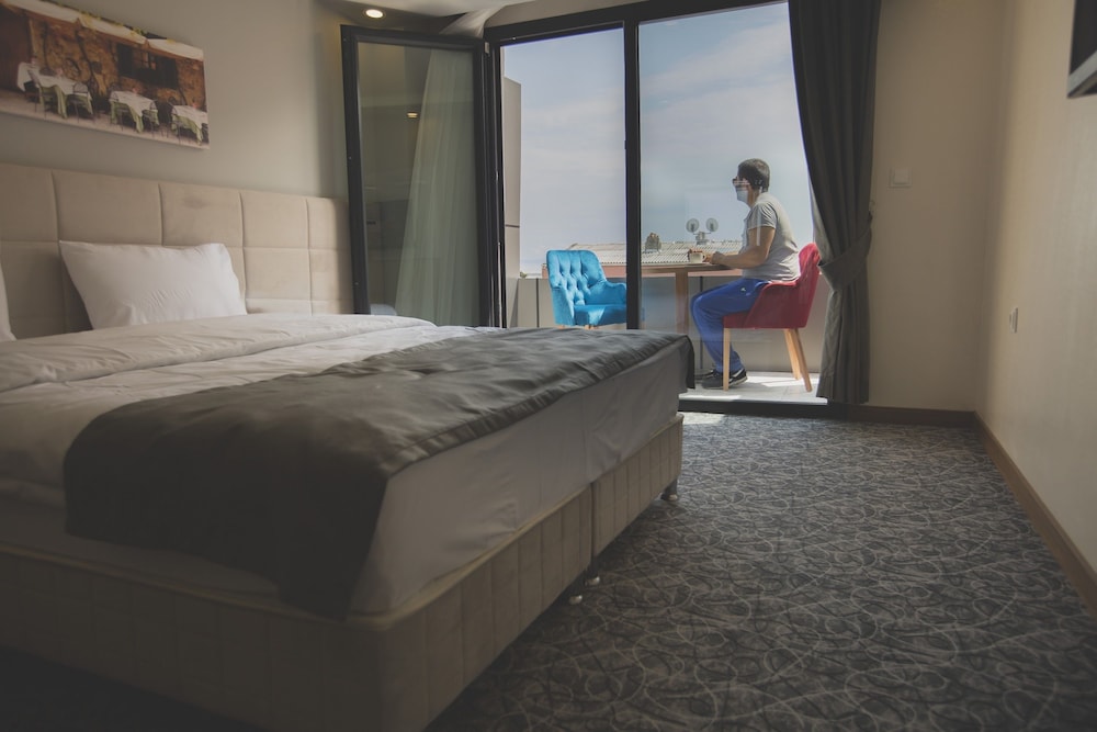 Royal Inci Airport Hotel — Hotel rooms in Istanbul, Istanbul