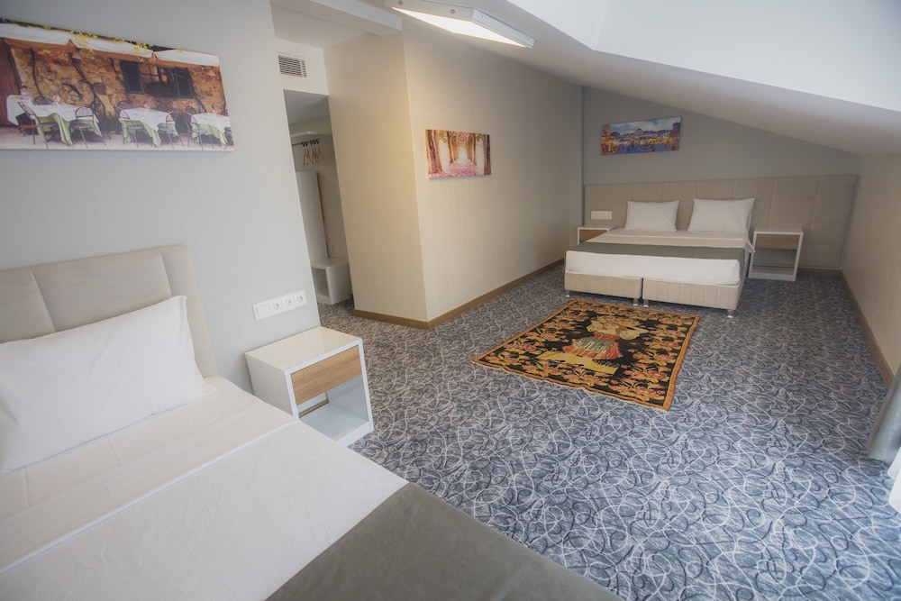 Royal Inci Airport Hotel — Hotel rooms in Istanbul, Istanbul