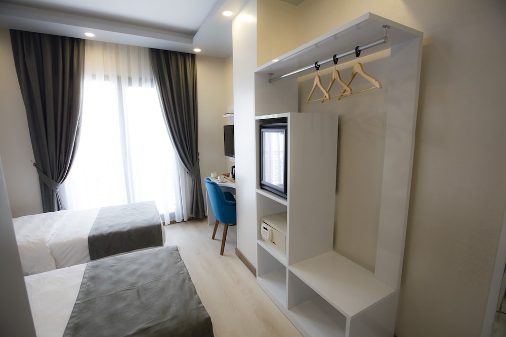 Royal Inci Airport Hotel — Hotel rooms in Istanbul, Istanbul