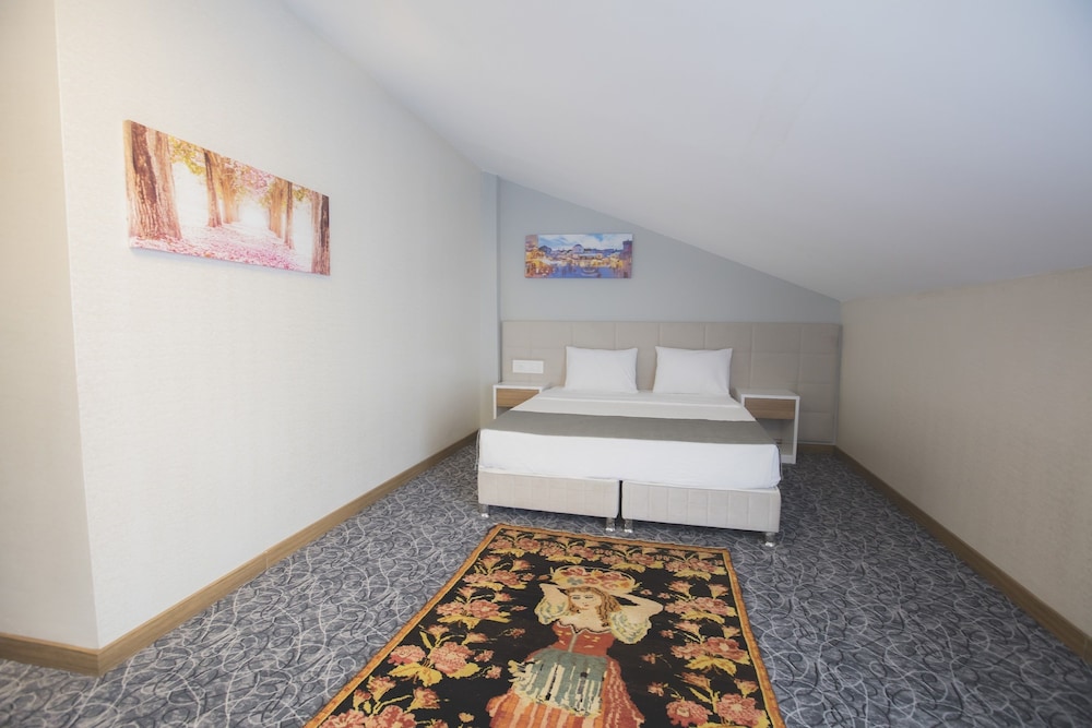 Royal Inci Airport Hotel — Hotel rooms in Istanbul, Istanbul