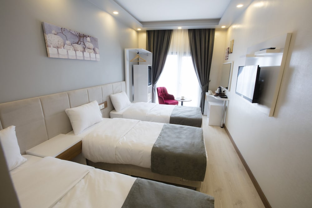 Royal Inci Airport Hotel — Hotel rooms in Istanbul, Istanbul