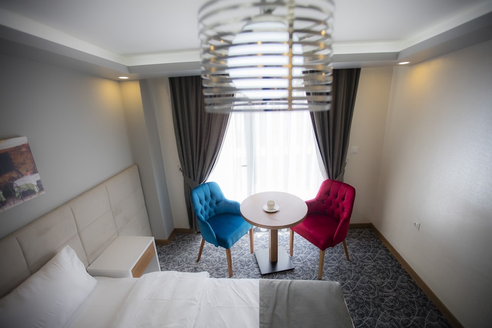Royal Inci Airport Hotel — Hotel rooms in Istanbul, Istanbul