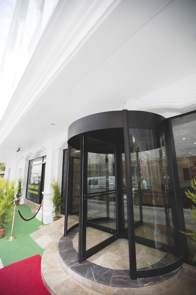 Royal Inci Airport Hotel — Hotel building in Istanbul, Istanbul