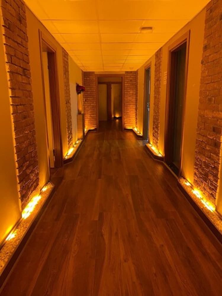Royal Inci Airport Hotel — Hotel building in Istanbul, Istanbul