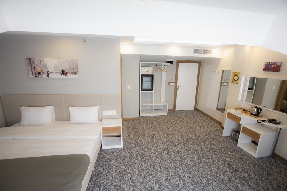 Royal Inci Airport Hotel — Hotel rooms in Istanbul, Istanbul