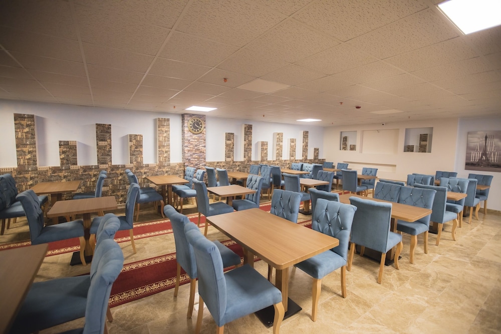 Royal Inci Airport Hotel — Restaurant & bars in Istanbul, Istanbul