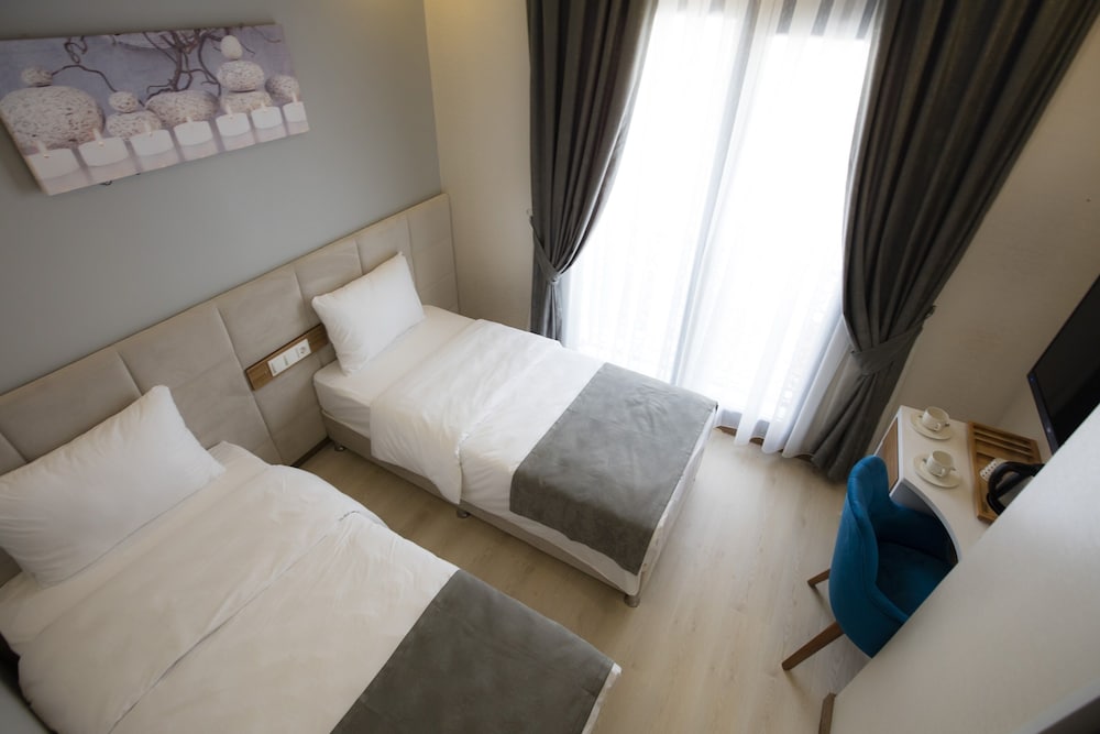 Royal Inci Airport Hotel — Hotel rooms in Istanbul, Istanbul