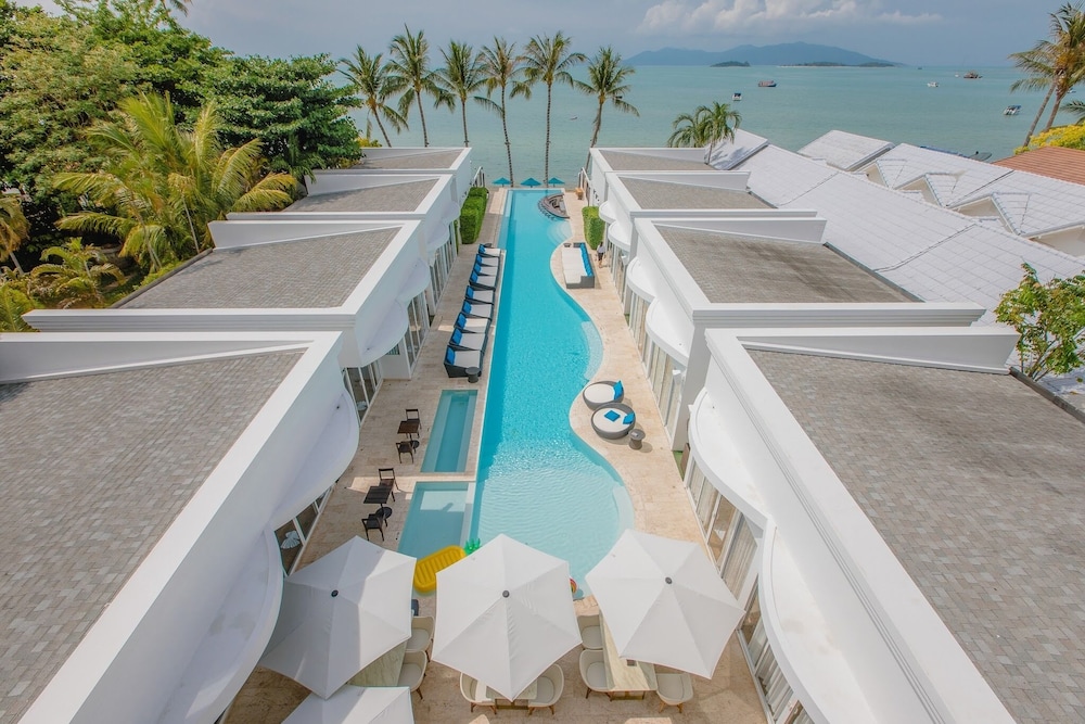 The Privilege Hotel Ezra Beach Club — Swimming pool in Bo Phut, Surat Thani