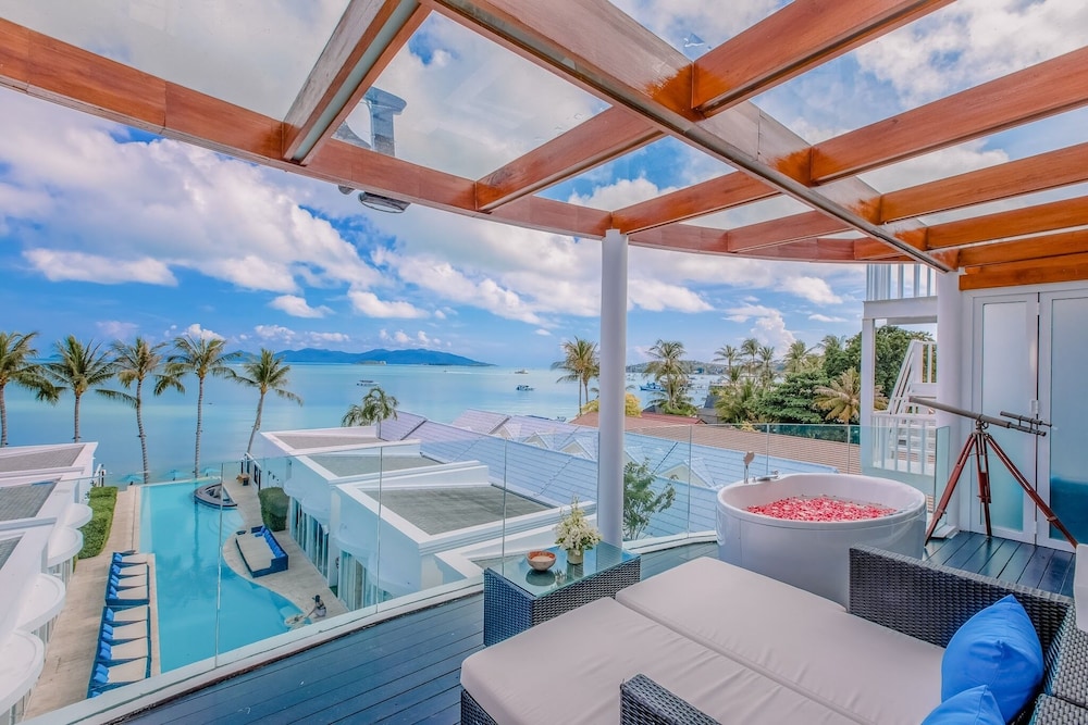 The Privilege Hotel Ezra Beach Club — Hotel rooms in Bo Phut, Surat Thani