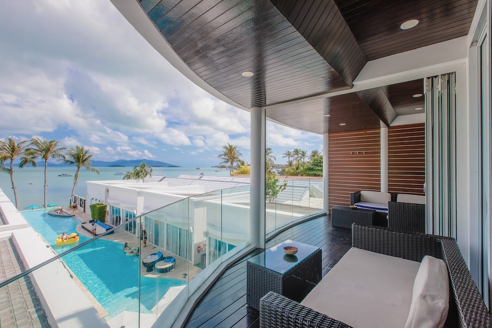 The Privilege Hotel Ezra Beach Club — Swimming pool in Bo Phut, Surat Thani