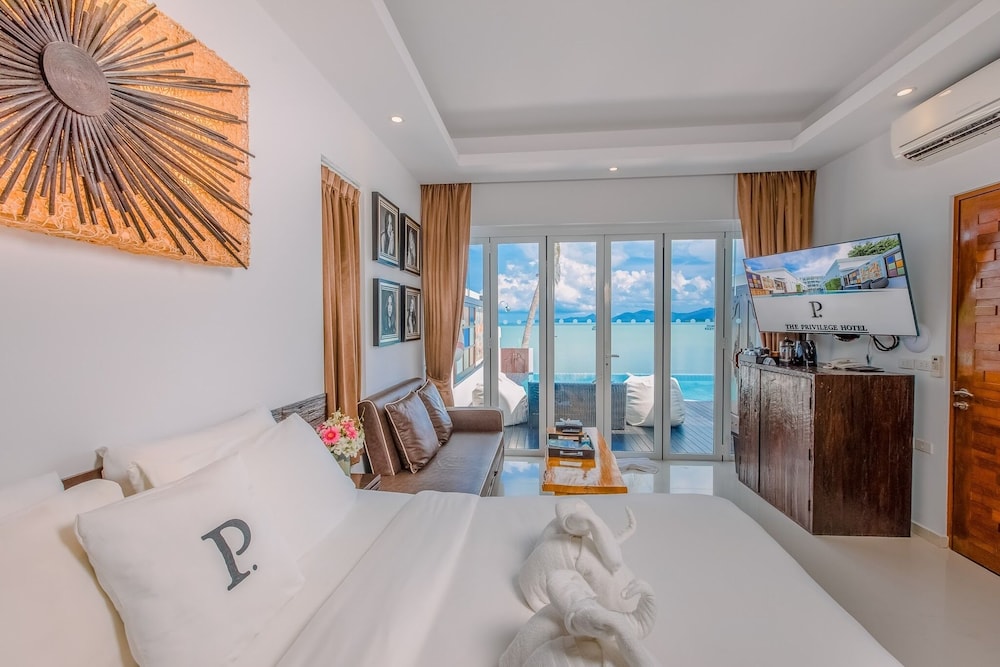 The Privilege Hotel Ezra Beach Club — Hotel rooms in Bo Phut, Surat Thani