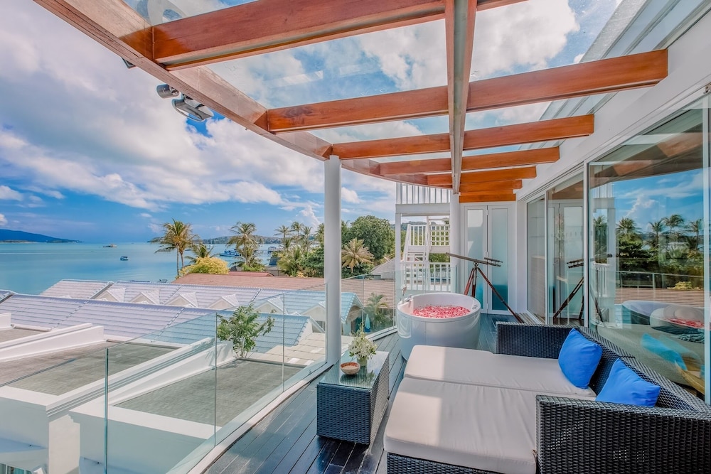 The Privilege Hotel Ezra Beach Club — Hotel rooms in Bo Phut, Surat Thani