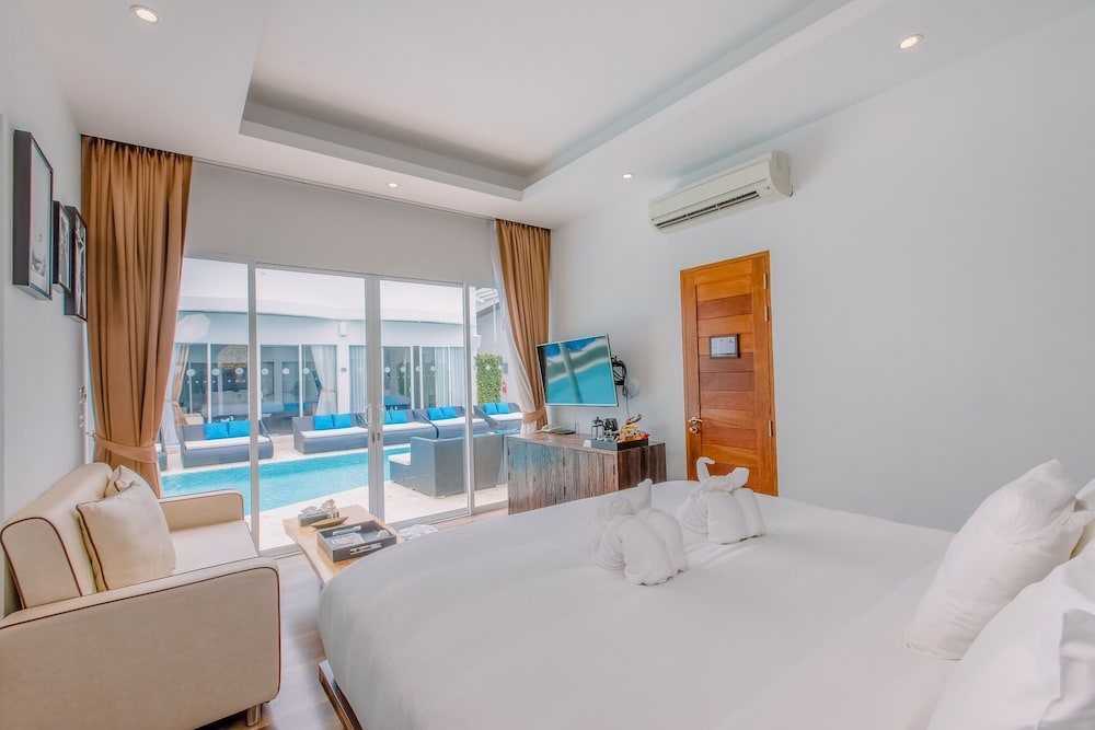 The Privilege Hotel Ezra Beach Club — Hotel rooms in Bo Phut, Surat Thani