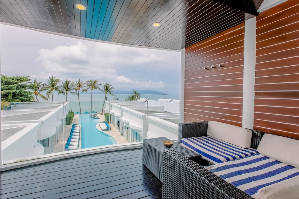 The Privilege Hotel Ezra Beach Club — Swimming pool in Bo Phut, Surat Thani