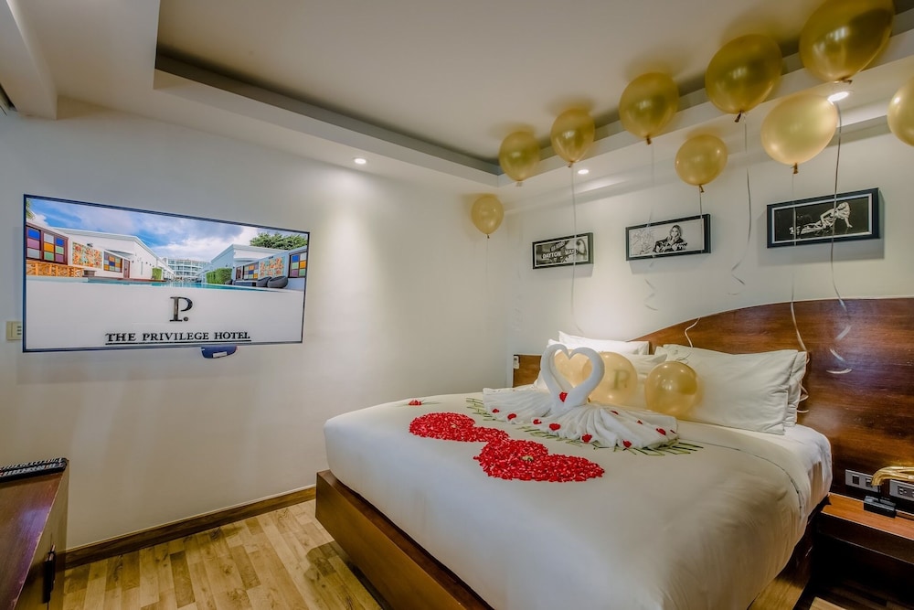 The Privilege Hotel Ezra Beach Club — Hotel rooms in Bo Phut, Surat Thani