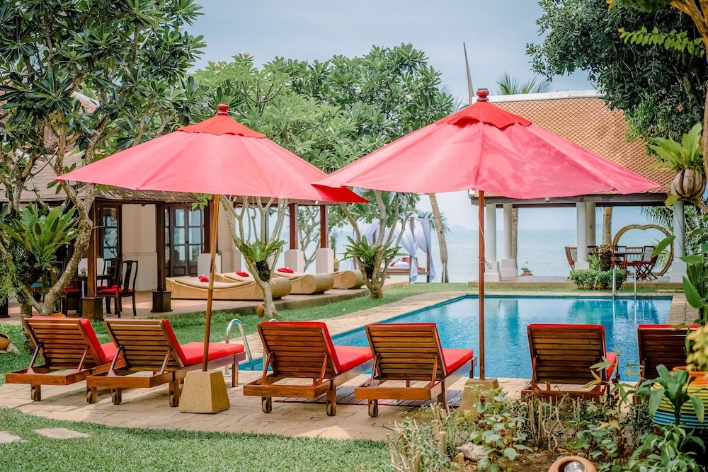 The Privilege Hotel Ezra Beach Club — Swimming pool in Bo Phut, Surat Thani