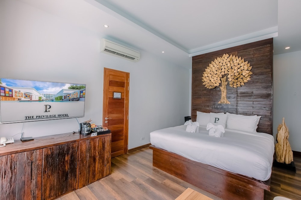 The Privilege Hotel Ezra Beach Club — Hotel rooms in Bo Phut, Surat Thani