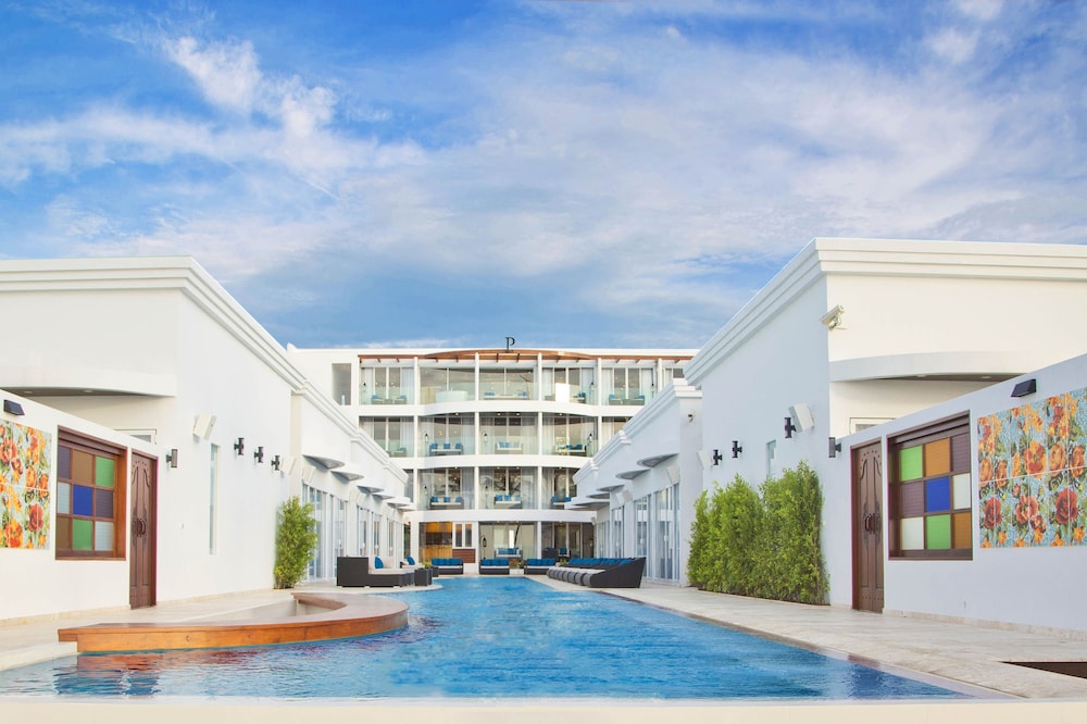 The Privilege Hotel Ezra Beach Club — Hotel building in Bo Phut, Surat Thani