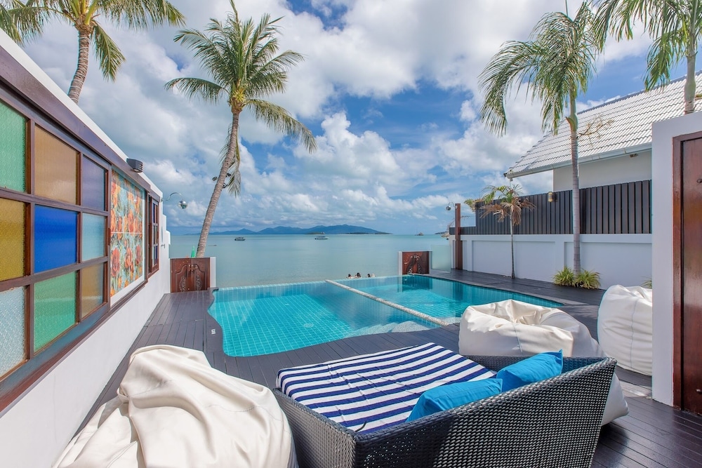 The Privilege Hotel Ezra Beach Club — Swimming pool in Bo Phut, Surat Thani
