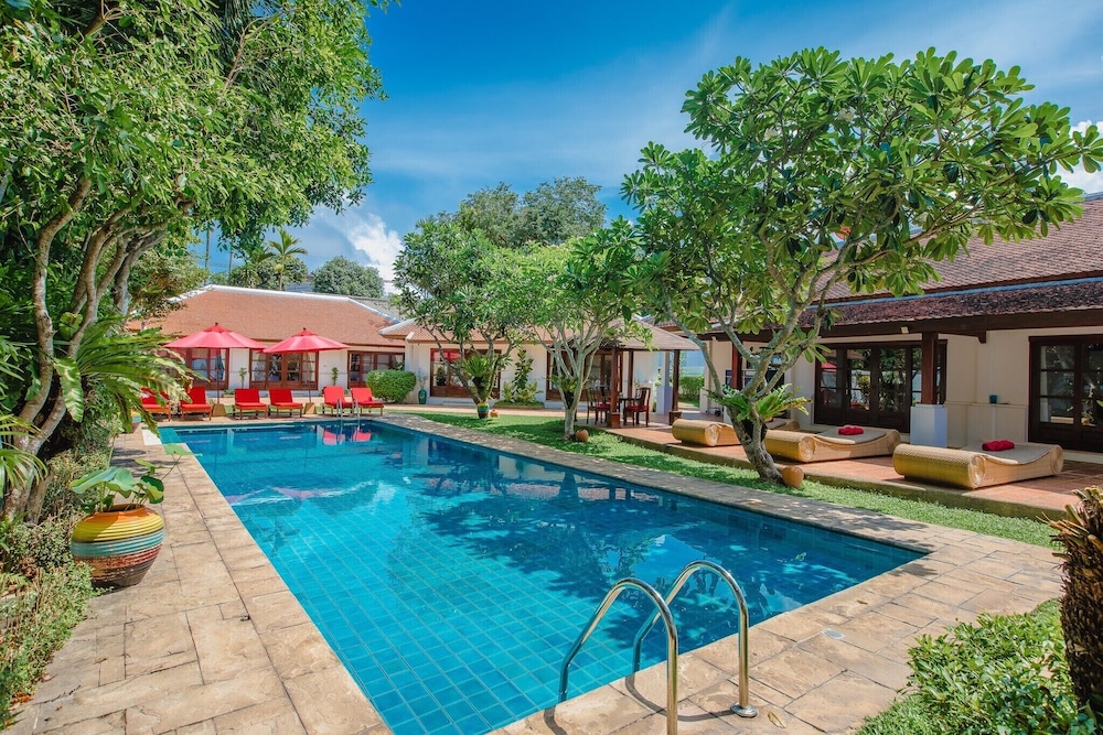 The Privilege Hotel Ezra Beach Club — Swimming pool in Bo Phut, Surat Thani