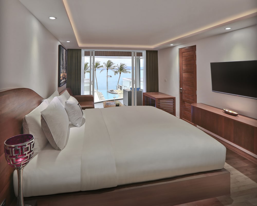 The Privilege Hotel Ezra Beach Club — Hotel rooms in Bo Phut, Surat Thani