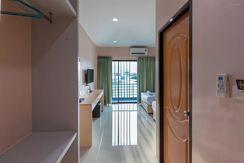 JJ Residence Phuket Town — Hotel rooms in Phuket, Phuket Province
