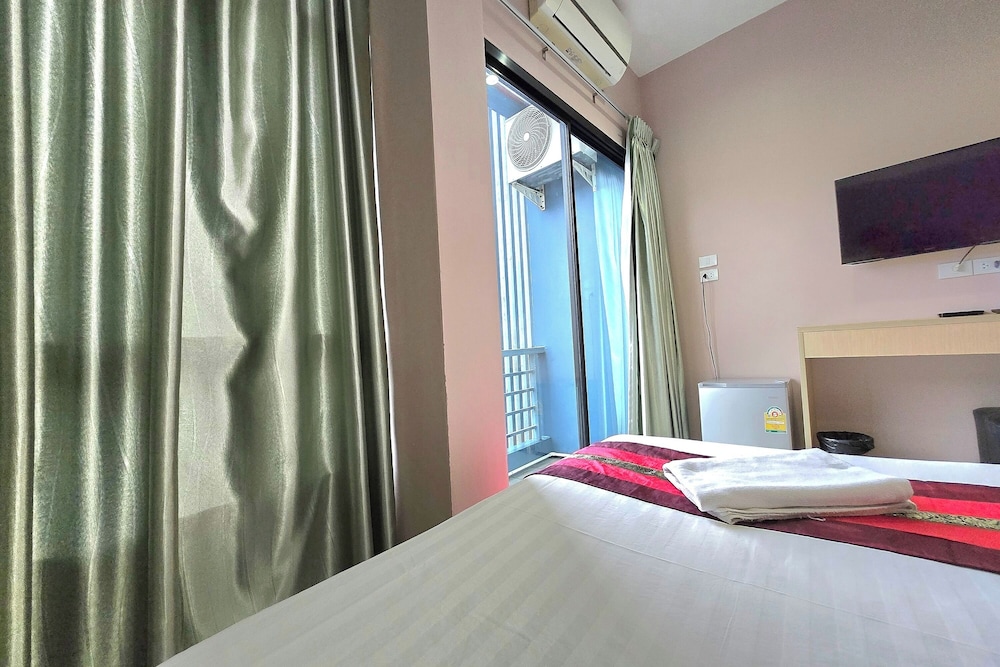JJ Residence Phuket Town — Hotel rooms in Phuket, Phuket Province