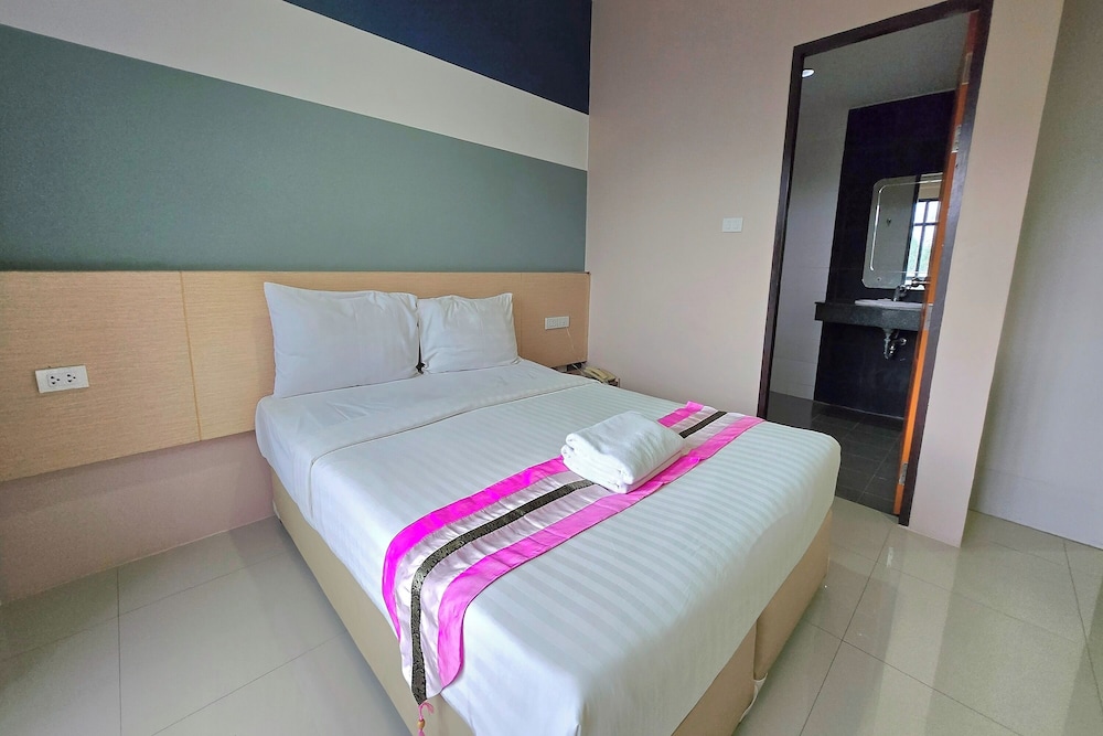 JJ Residence Phuket Town — Hotel rooms in Phuket, Phuket Province