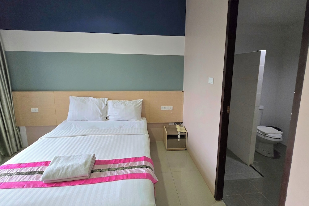 JJ Residence Phuket Town — Hotel rooms in Phuket, Phuket Province