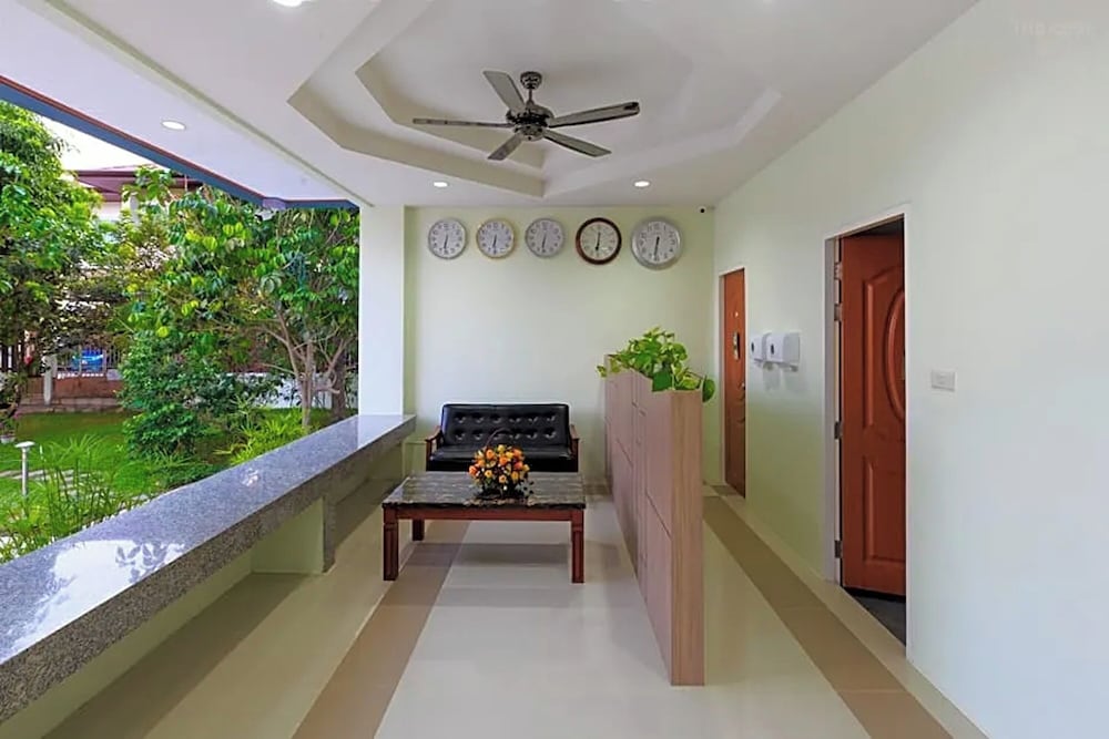 JJ Residence Phuket Town — Hotel building in Phuket, Phuket Province