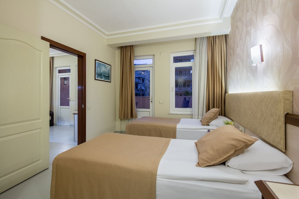 May Flower Apart Hotel — Hotel rooms in Alanya