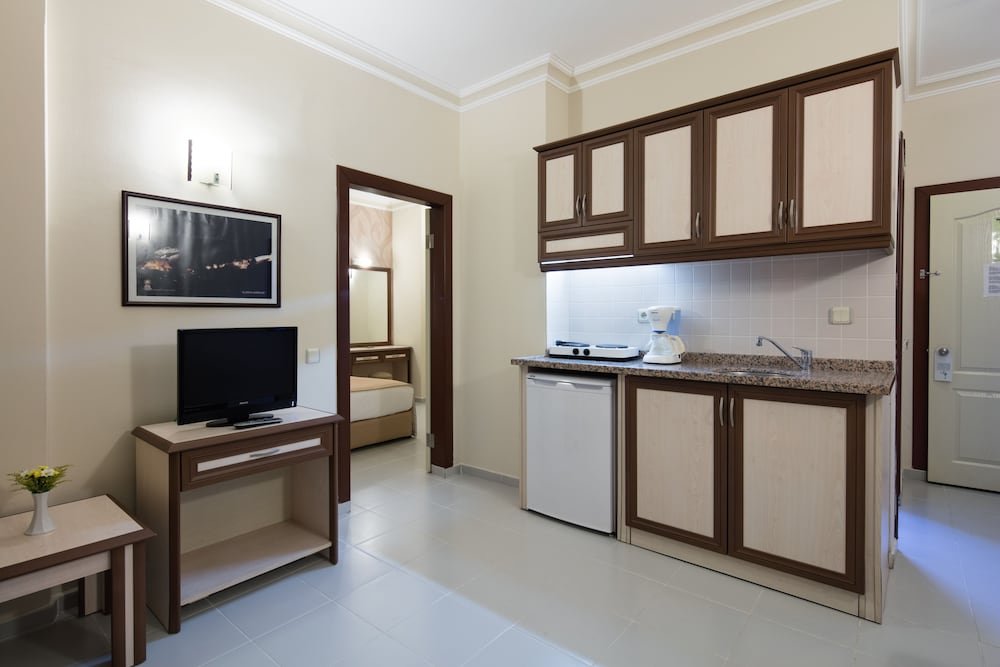 May Flower Apart Hotel — Hotel rooms in Alanya