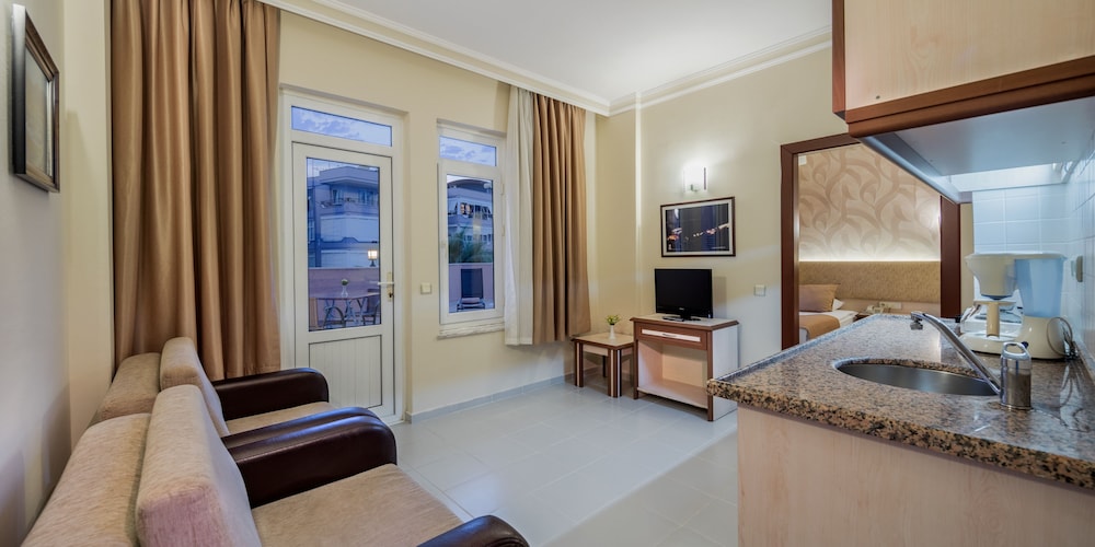 May Flower Apart Hotel — Hotel rooms in Alanya
