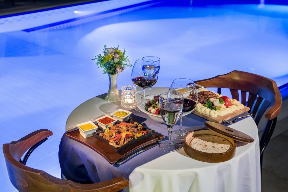 May Flower Apart Hotel — Restaurant & bars in Alanya