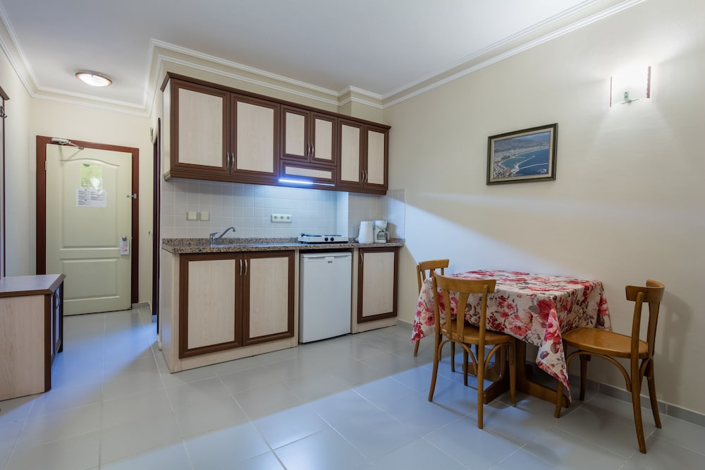 May Flower Apart Hotel — Hotel rooms in Alanya