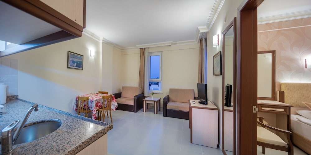 May Flower Apart Hotel — Hotel rooms in Alanya