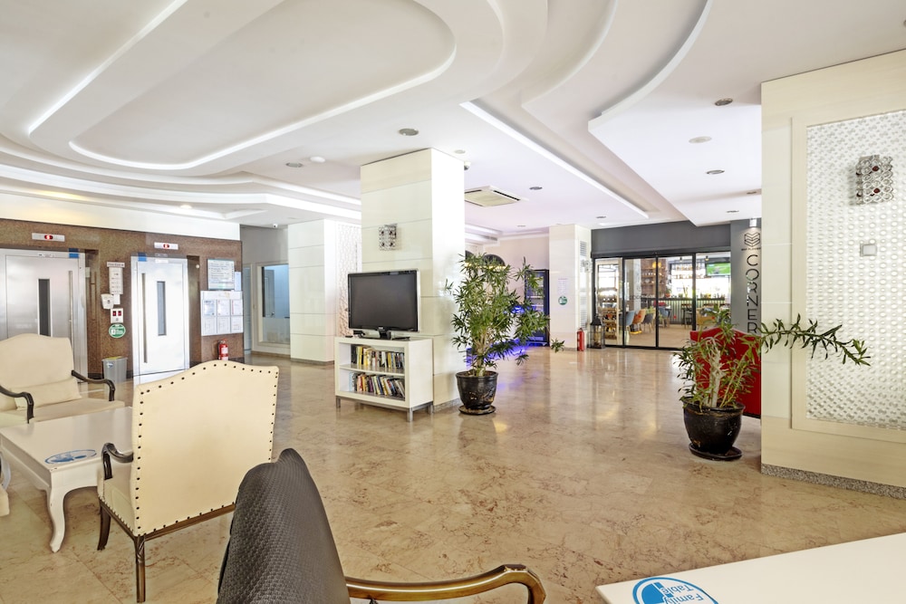 May Flower Apart Hotel — Hotel building in Alanya