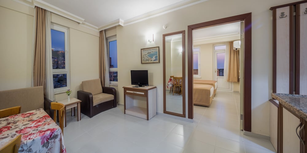May Flower Apart Hotel — Hotel rooms in Alanya