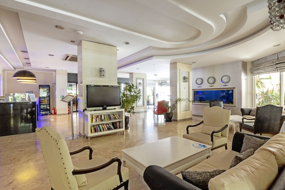 May Flower Apart Hotel — Hotel building in Alanya