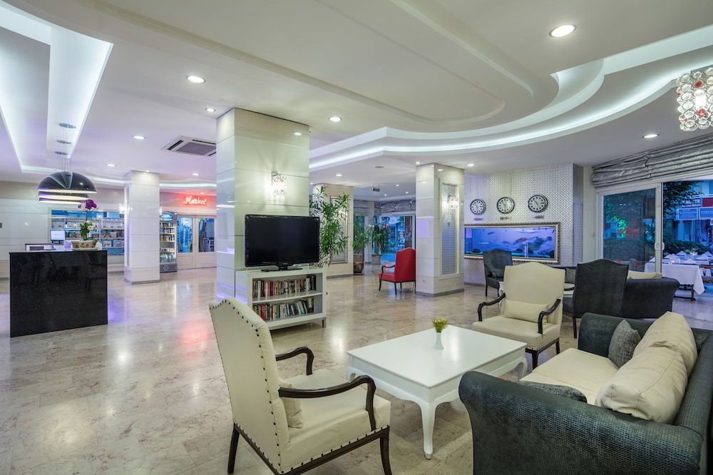 May Flower Apart Hotel — Hotel building in Alanya